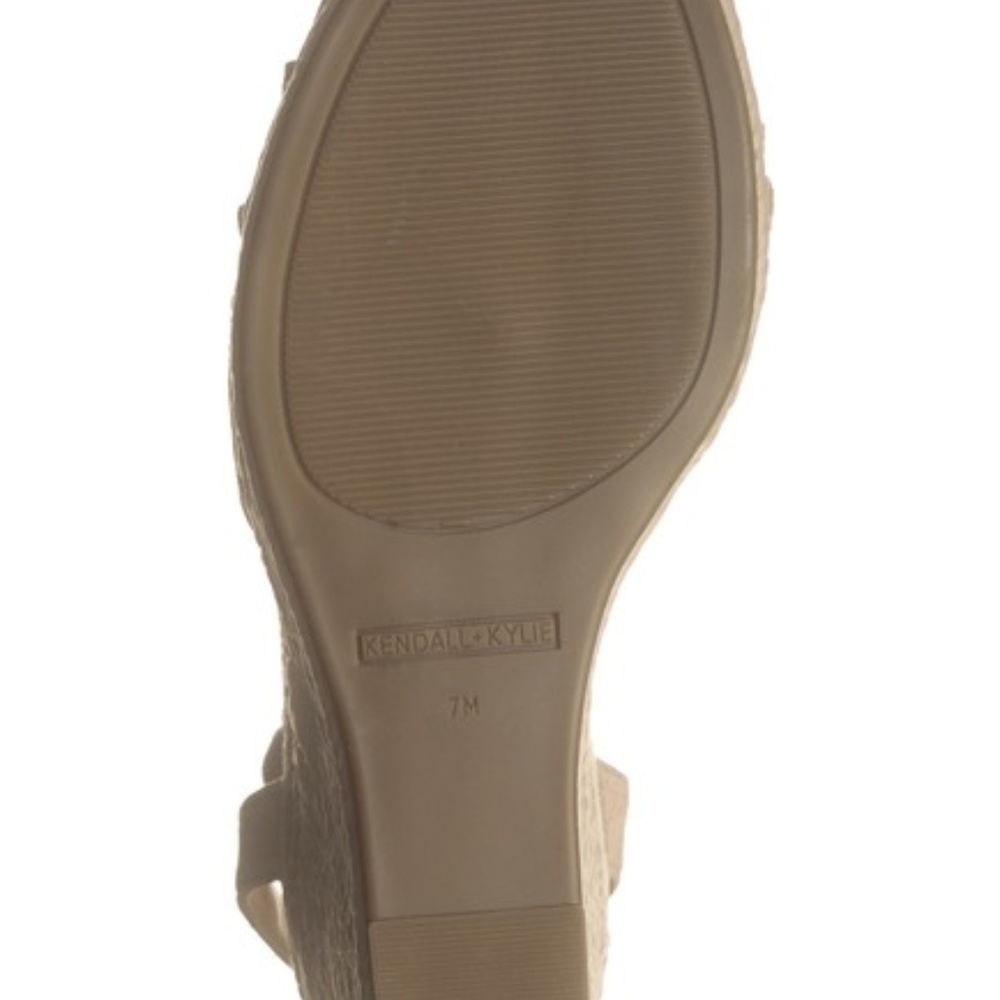 Kendall & Kylie – Gwenn Wedge Size 9 - Picture 5 of 5